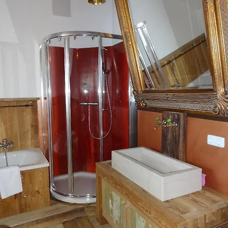 Ansitz Burg Heimfels Gasthof 3*
