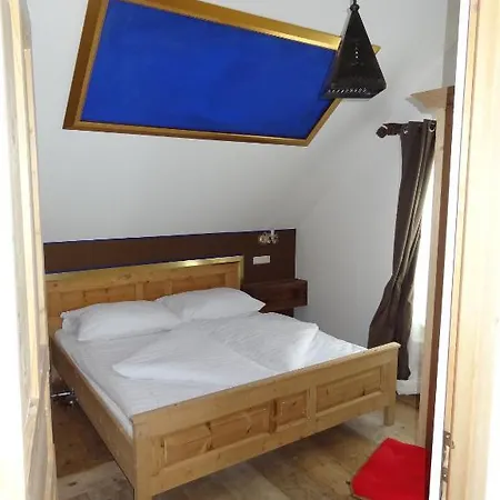 Ansitz Burg Heimfels 3*